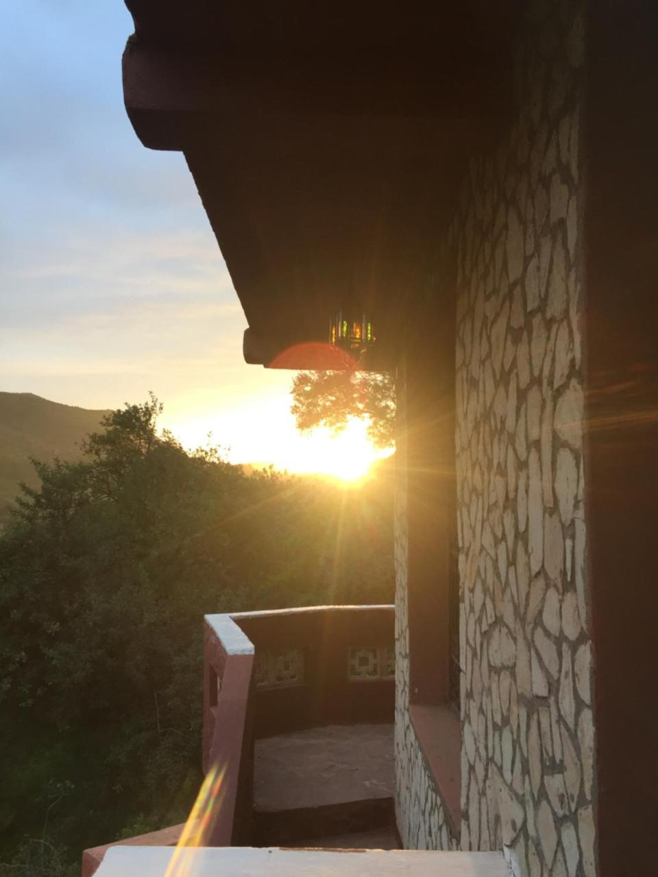 Отель Chez Yahia, Au Coeur De L'Урика Экстерьер фото
